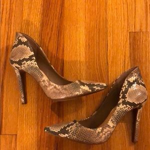 Like new snake skin pumps